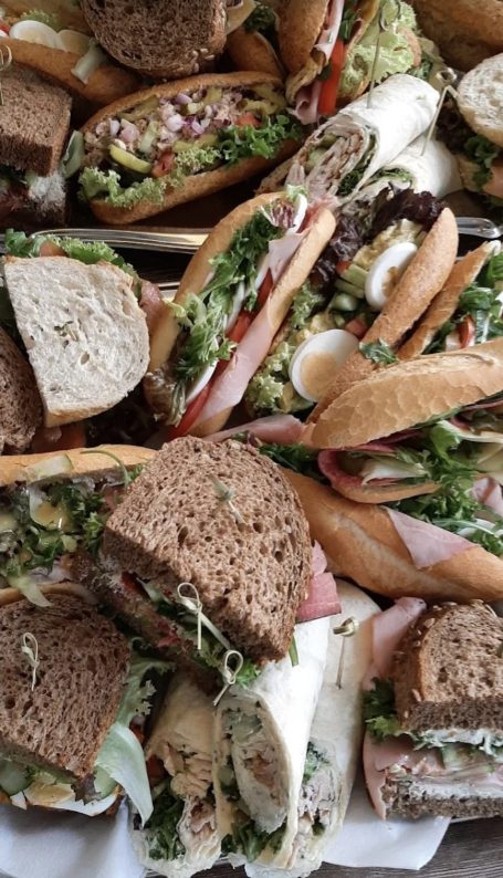 DIKKEDAKKEN, deze lunch is te bestellen voor 16 euro per persoon